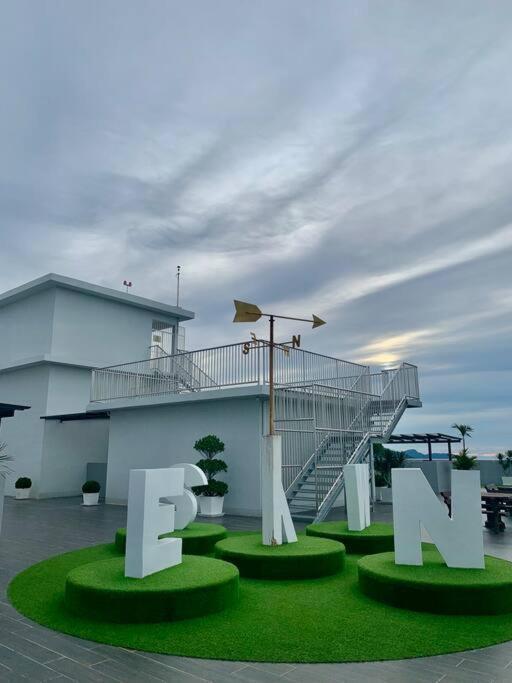 The Venus - Spacious Wooden Top Floor Apartment Sitiawan Exterior photo